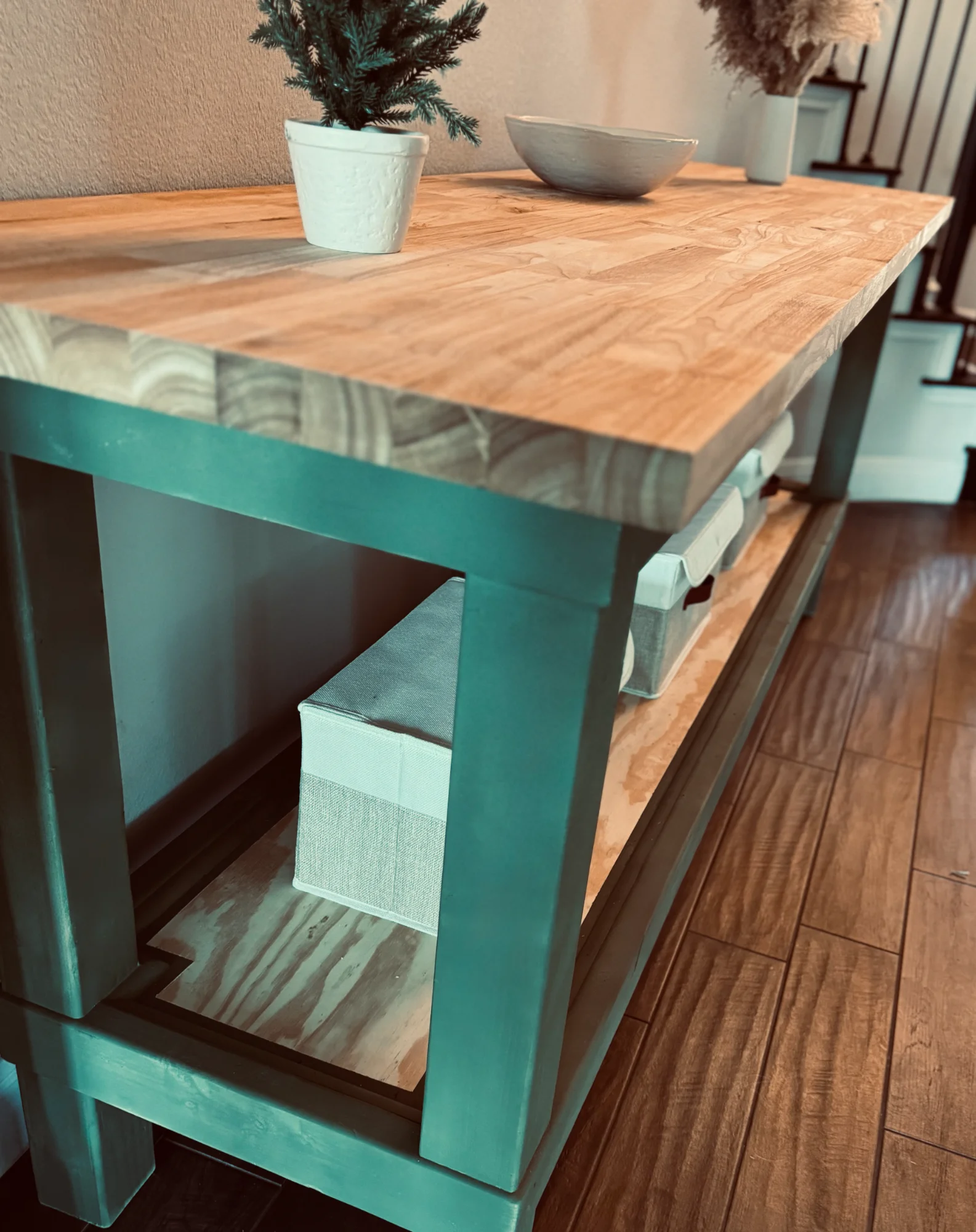 Console Table Detail